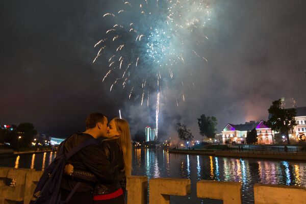 Фотофакт: салют на закрытии мотосезона H.O.G. Rally Minsk 2018 - Sputnik Беларусь