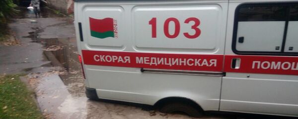 Попавшая в яму скорая - Sputnik Беларусь