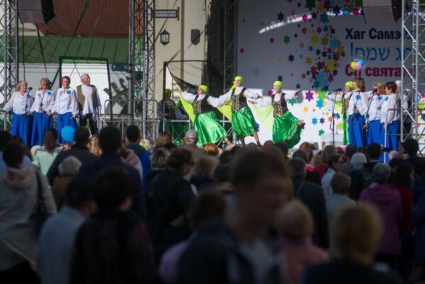 Праздник собрал множество гостей, которые с удовольствием следили за происходившим на сцене. - Sputnik Беларусь
