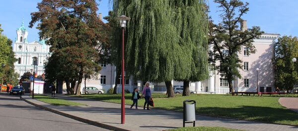 Сквер по улице Замковой рядом с площадью Советской в Гродно - Sputnik Беларусь