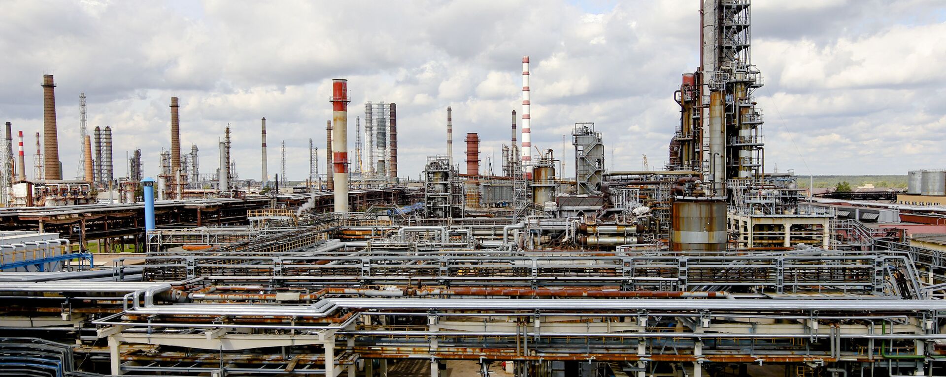 Нефтеперерабатывающий завод Нафтан в Новополоцке - Sputnik Беларусь, 1920, 05.02.2021