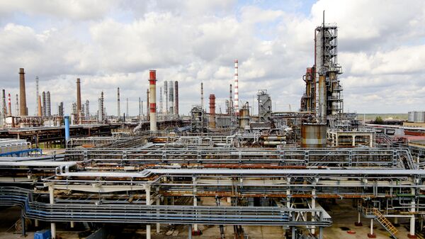 Нефтеперерабатывающий завод Нафтан в Новополоцке - Sputnik Беларусь