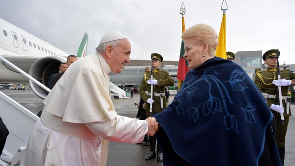 Папа Римский Франциск и президент Литвы Даля Грибаускайте - Sputnik Беларусь