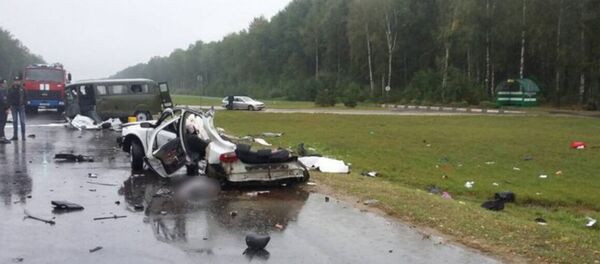 Под Солигорском столкнулись Renault и УАЗ Под Солигорском столкнулись Renault и УАЗ - Sputnik Беларусь