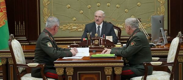 Встреча президента РБ Александра Лукашенко с Госсекретарем Совета Безопасности Станиславом Засем и Председателем ГПК Анатолием Лаппо Встреча президента РБ Александра Лукашенко с Госсекретарем Совета Безопасности Станиславом Засем и Председателем ГПК Анатолием Лаппо - Sputnik Беларусь