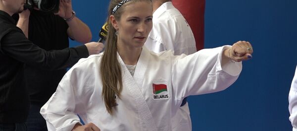 Дарья Домрачева занимается карате, видео - Sputnik Беларусь