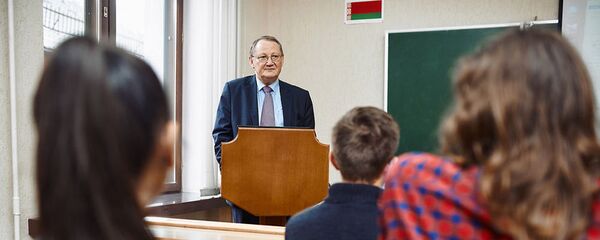 Лекцыя аб атамнай энергетыцы ў БДУ Лекцыя аб атамнай энергетыцы ў БДУ - Sputnik Беларусь
