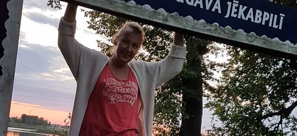 Галина шутит, что убрав часть желудка, ей пришили гормон счастья Галина шутит, что убрав часть желудка, ей пришили гормон счастья - Sputnik Беларусь