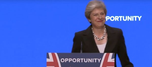 Тереза Мэй станцевала на съезде Консервативной партии - Sputnik Беларусь