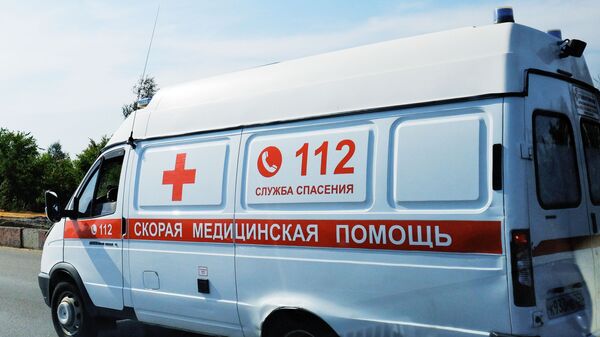 Автомобиль скорой медицинской помощи на дороге - Sputnik Беларусь