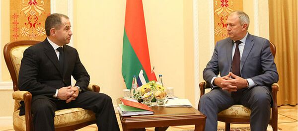 Премьер-министр Беларуси Сергей Румас встретился с послом России в Беларуси Михаилом Бабичем - Sputnik Беларусь