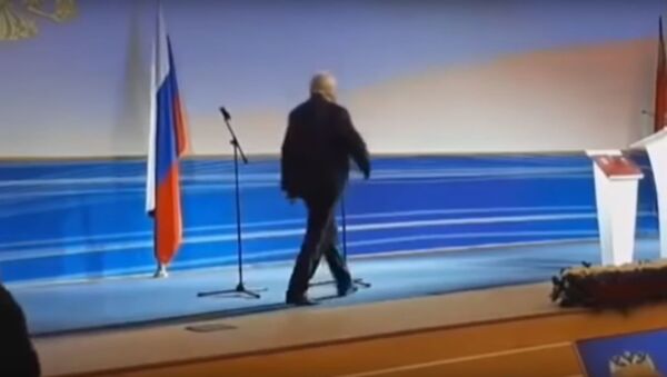 Жириновский упал на сцене - Sputnik Беларусь