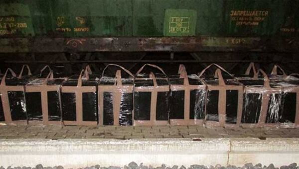 Пограничники обнаружили в грузовых поездах 35 тысяч пачек сигарет - Sputnik Беларусь