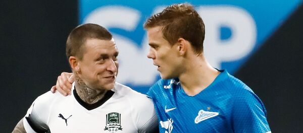 Игрок ФК Зенит Александр Кокорин (справа) и игрок ФК Краснодар Павел Мамаев - Sputnik Беларусь