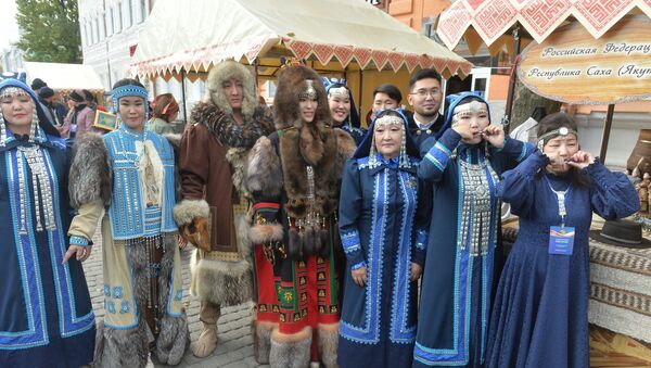 Гости из Республики Саха на ярмарке в Могилеве - Sputnik Беларусь