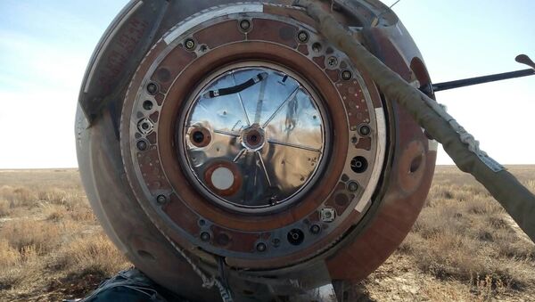 Капсула, в которой приземлились космонавты - Sputnik Беларусь