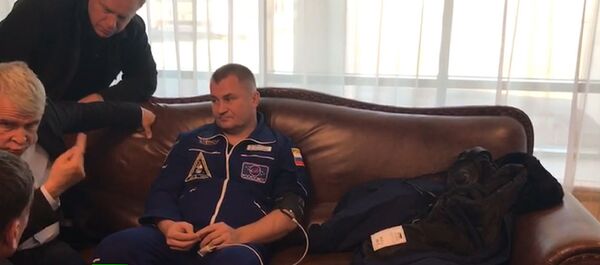 Авария при запуске Союза МС-10: белый след в небе и возвращение космонавта  - Sputnik Беларусь