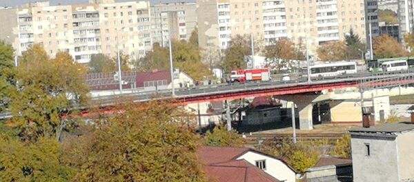 Полесский мост в Гомеле перекрыли из-за странной коробки  - Sputnik Беларусь