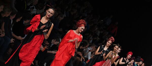 Mercedes-Benz Fashion Week Russia. День второй - Sputnik Беларусь