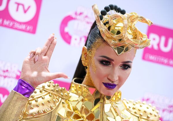 Лукашенко – хороший политик, Бузова – скандалистка: что о нас говорят руки - Sputnik Беларусь