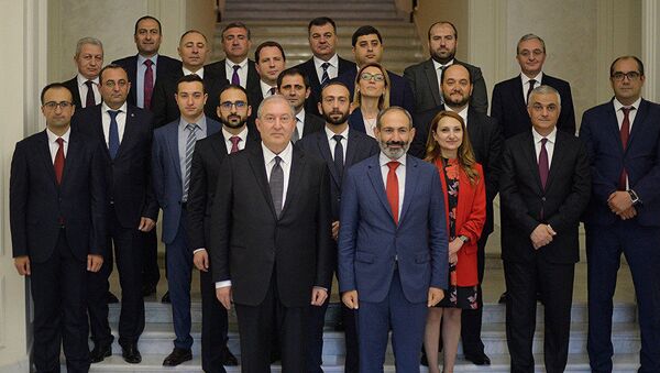 Президент Армении с членами правительства - Sputnik Беларусь