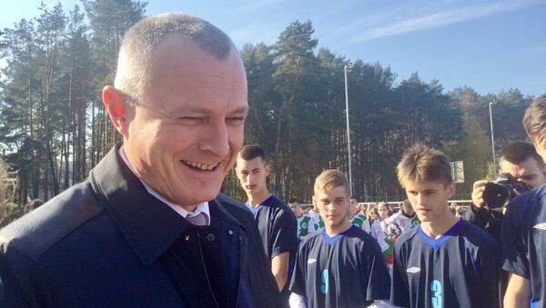 Министр внутренних дел Игорь Шуневич на встрече с победителями турнира по мини-футболу - Sputnik Беларусь