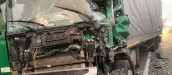 В Логойском районе столкнулись фура и микроавтобус - Sputnik Беларусь