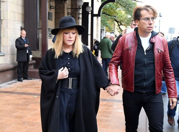 Алла Пугачева сняла обручальное кольцо - Sputnik Беларусь