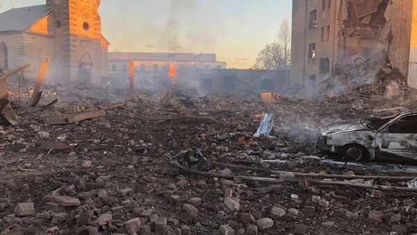 Здание на заводе в Гатчине из-за взрыва обрушилось полностью - Sputnik Беларусь