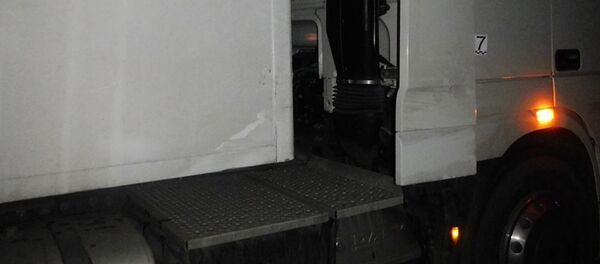 Фура, которая сбила солдата - Sputnik Беларусь