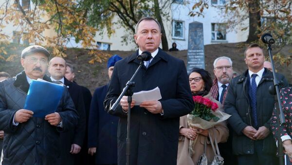 Владимир Макей выступает на траурном митинге в мемориальном комплексе Яма - Sputnik Беларусь