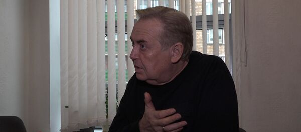 Стоянов: артист не имеет права быть определенным в политике - Sputnik Беларусь