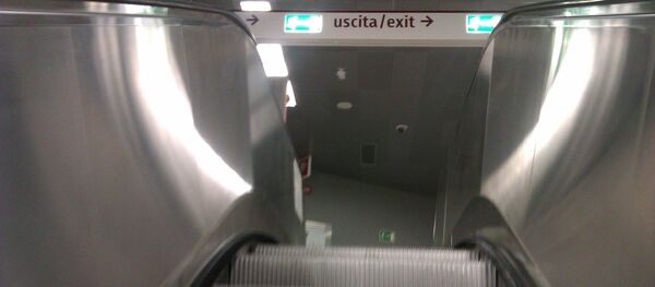 Эскалатор в метро в Риме - Sputnik Беларусь