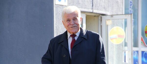 Геннадий Волчок признается, что комсомол был хорошей школой, которой он благодарен - Sputnik Беларусь