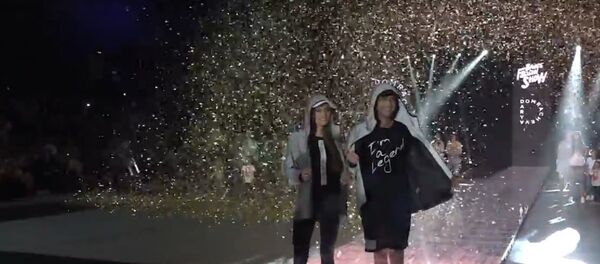 Показ модной коллекции от Дарьи Домрачевой, видео - Sputnik Беларусь