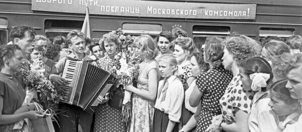 Праводзіны на камсамольскую будоўлю ў Сібір, 50-я гады Праводзіны на камсамольскую будоўлю ў Сібір, 50-я гады - Sputnik Беларусь