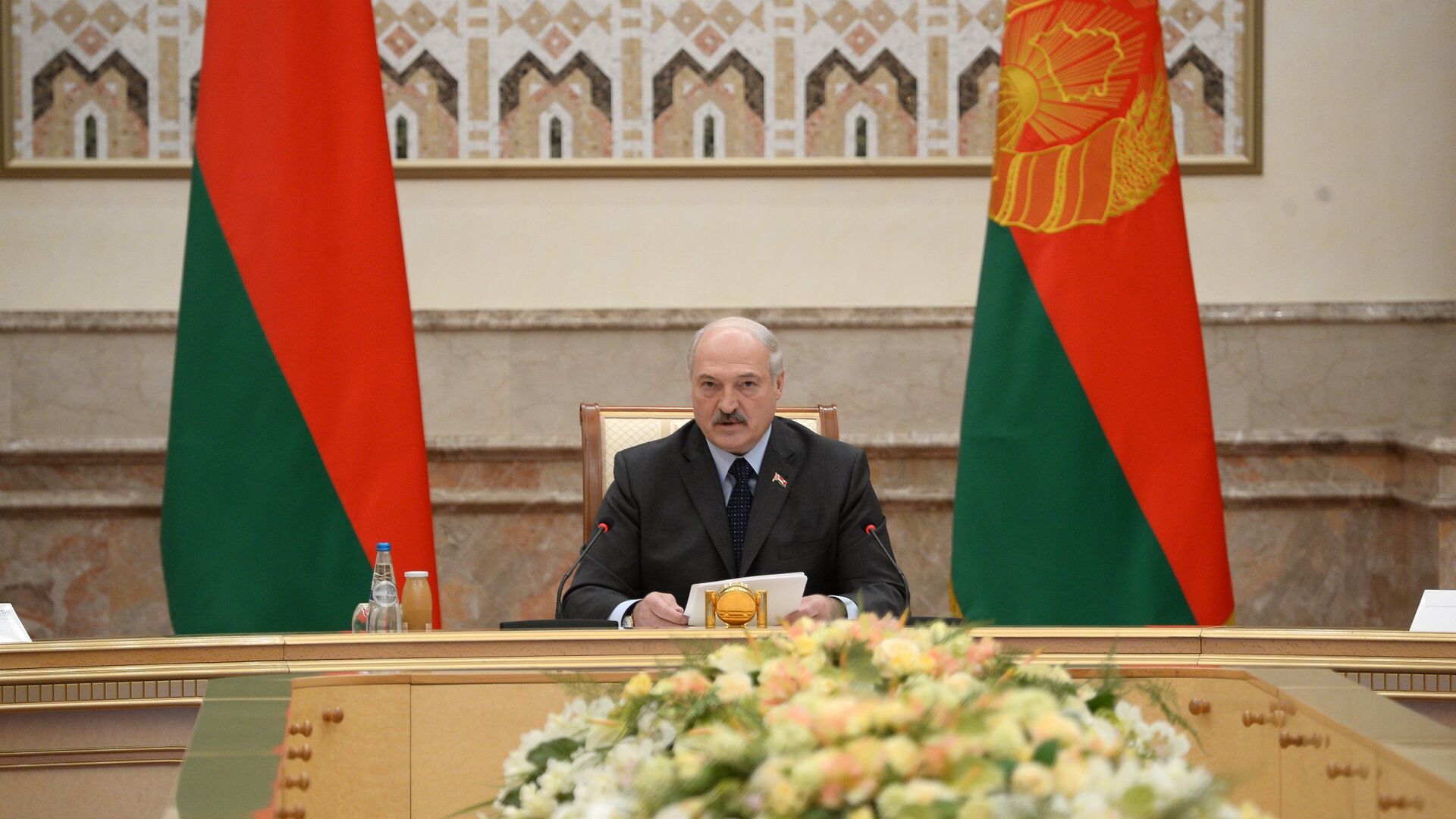 Президент Беларуси Александр Лукашенко - Sputnik Беларусь, 1920, 03.12.2021