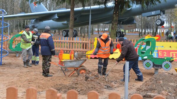 Благоустройство детской площадки - Sputnik Беларусь