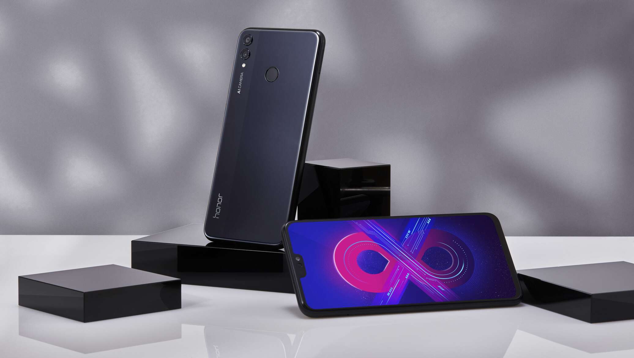 Стартовали продажи доступного смартфона Honor 8X с премиальными функциями -  06.11.2018, Sputnik Беларусь