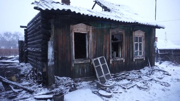 Кадры с места пожара в Кемеровской области, где погибли 8 человек - Sputnik Беларусь