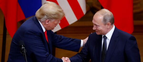 Президент России Владимир Путин и президент США Дональд Трамп, архивное фото - Sputnik Беларусь