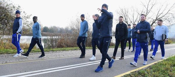 Футболисты Челси гуляют по Минску - Sputnik Беларусь