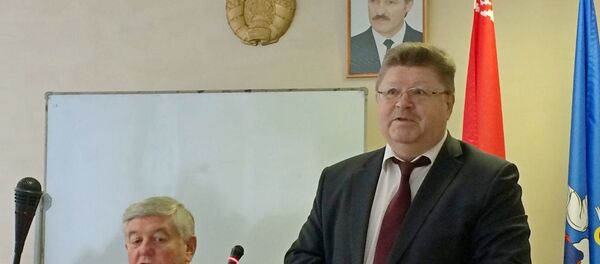 Заместитель руководства представительства Федерального агентства по делам СНГ в Беларуси Леонид Макуров (справа) - Sputnik Беларусь