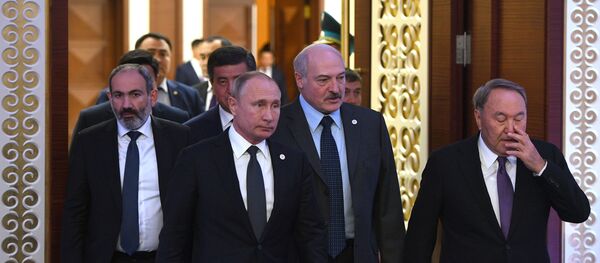 Президент РФ Владимир Путин перед началом заседания Совета коллективной безопасности ОДКБ Президент РФ Владимир Путин перед началом заседания Совета коллективной безопасности ОДКБ - Sputnik Беларусь