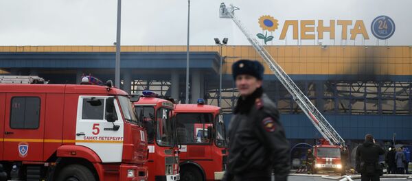Пожар в ТЦ Лента в Санкт-Петербурге Пожар в ТЦ Лента в Санкт-Петербурге - Sputnik Беларусь