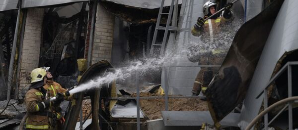 Пожар в ТЦ Лента в Санкт-Петербурге - Sputnik Беларусь