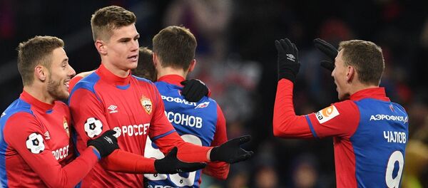 Игроки ПФК ЦСКА радуются победе - Sputnik Беларусь