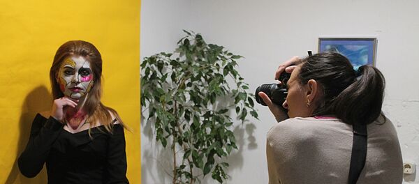 Бодзі-арт дзень, прысвечаны барацьбе з ракам, прайшоў у Віцебску Бодзі-арт дзень, прысвечаны барацьбе з ракам, прайшоў у Віцебску - Sputnik Беларусь