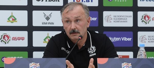 Главный тренер сборной Беларуси по футболу Игорь Кришенко - Sputnik Беларусь