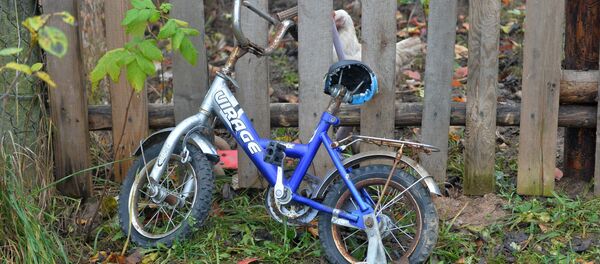 Сломанный велосипед, архивное фото Сломанный велосипед, архивное фото - Sputnik Беларусь